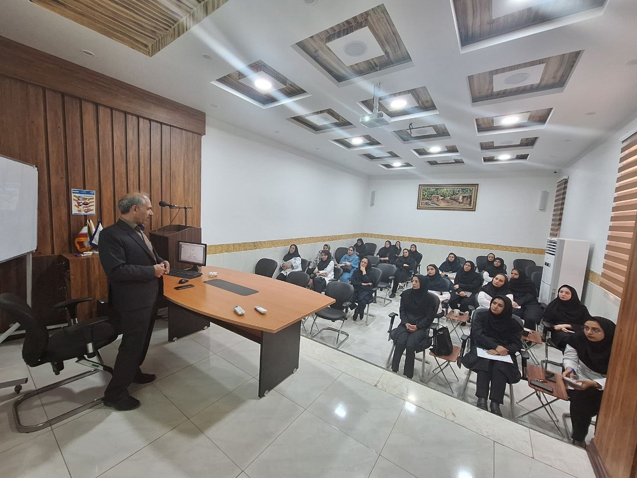 برگزاری کارگاه آموزشی پدافند غیرعامل در بیمارستان مادر